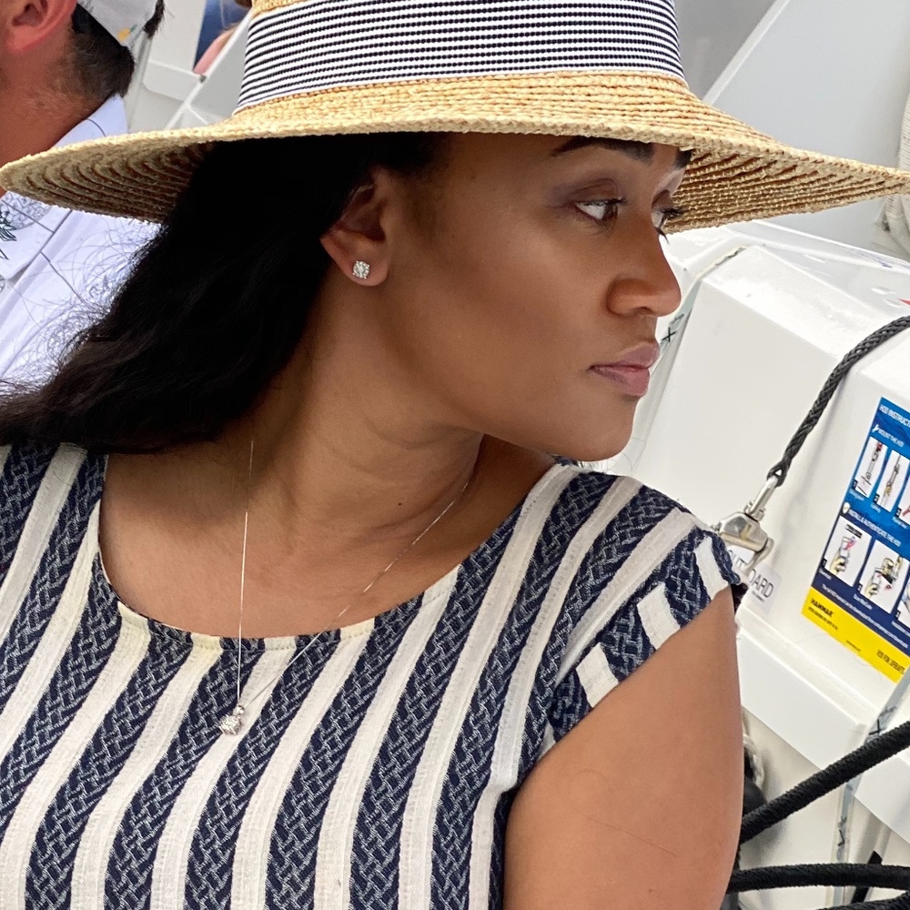 Meet your Posher, Roxanne